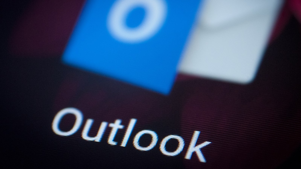 Grote storing is van invloed op microsoft mail program outlook plat